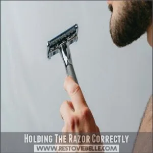 Holding The Razor Correctly